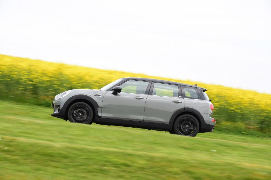  Mini Cooper Clubman Black Pack 2017 года  (фото 6 из 18)